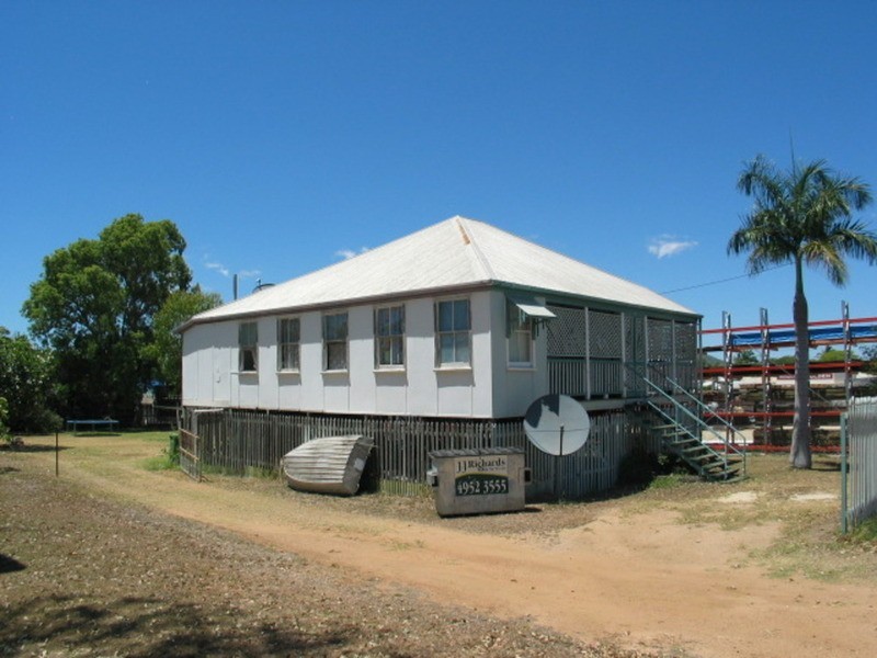 33 Gordon Street, Bowen QLD 4805