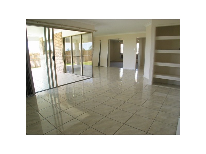 8 Banks Drive, Bowen QLD 4805