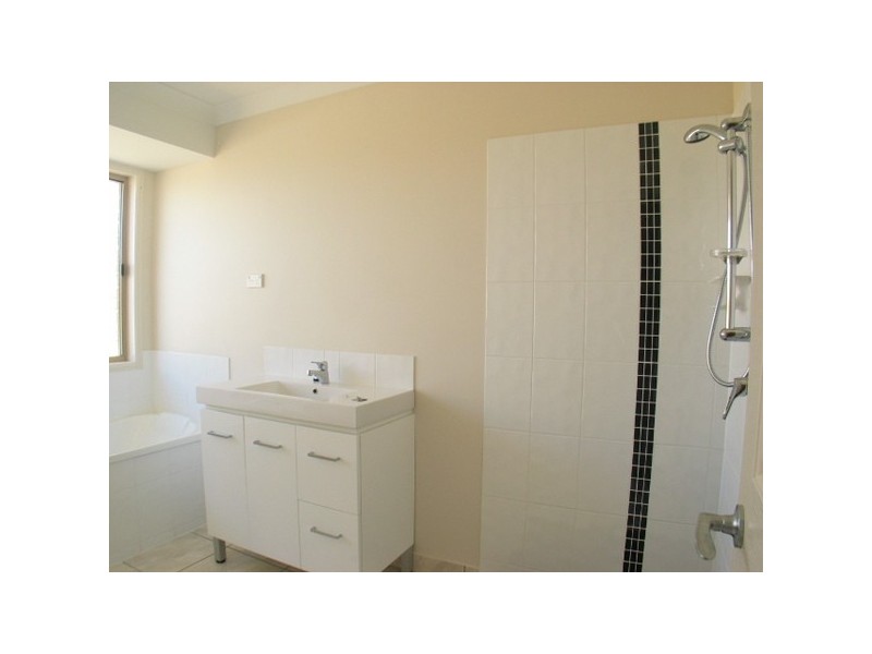 8 Banks Drive, Bowen QLD 4805