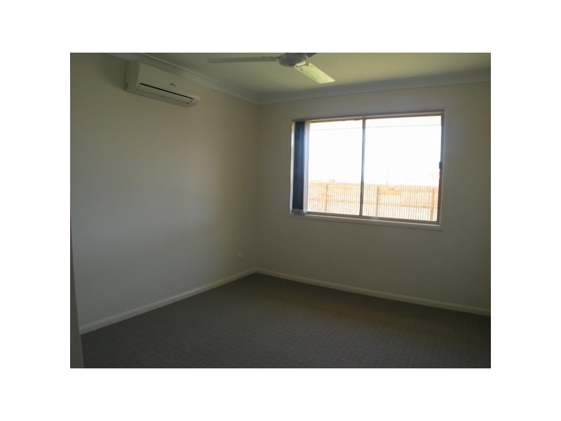 8 Banks Drive, Bowen QLD 4805