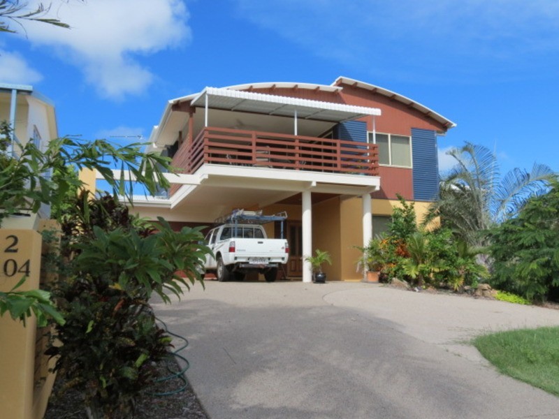 2/104 Dalrymple Street, Bowen QLD 4805