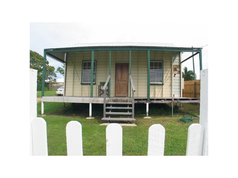 61 Reynolds Street, Bowen QLD 4805