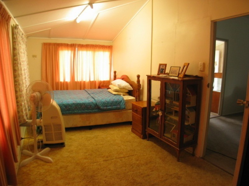 14 Livingstone Street, Bowen QLD 4805