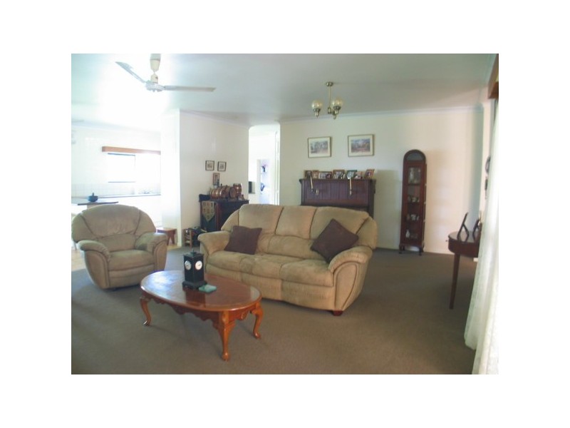 107 Hillview Road, Bowen QLD 4805