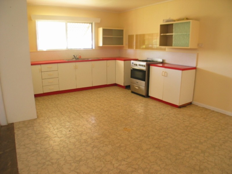 77 Whitsunday Street, Bowen QLD 4805