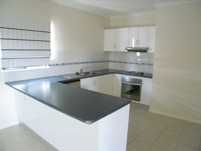 2/13 Queens Road, Bowen QLD 4805