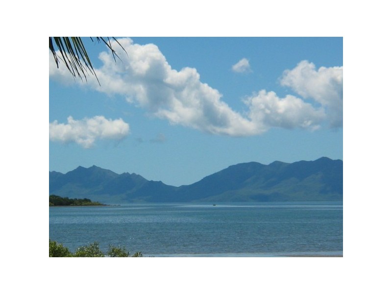 6 Baxter Avenue, Brisk Bay QLD 4805