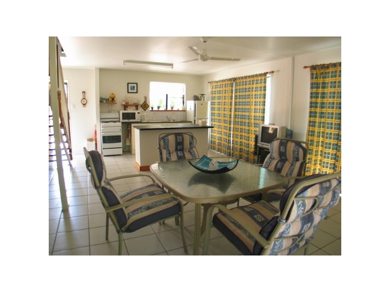 6 Baxter Avenue, Brisk Bay QLD 4805