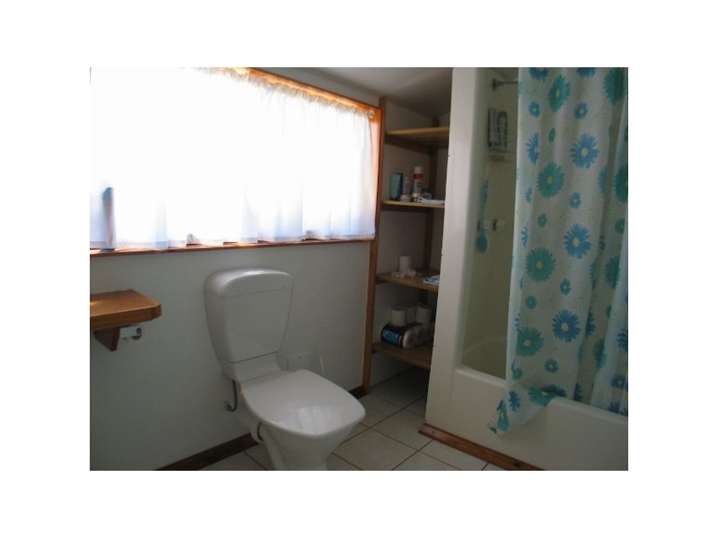 6 Baxter Avenue, Brisk Bay QLD 4805