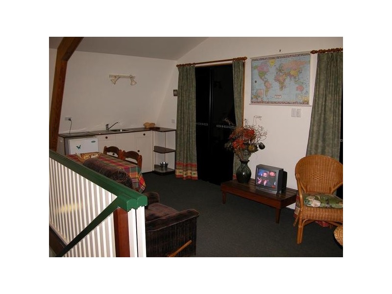 6 Baxter Avenue, Brisk Bay QLD 4805