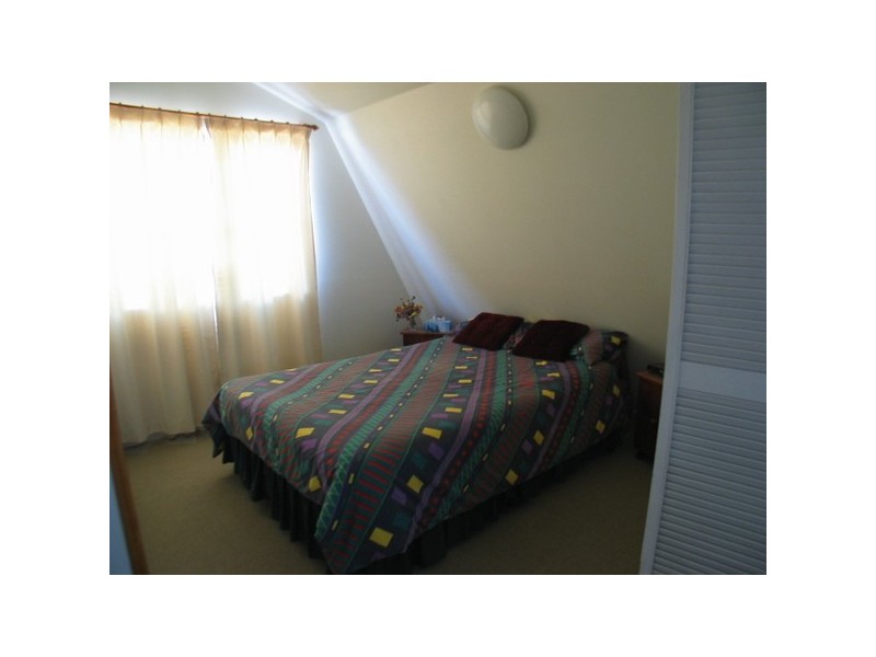 6 Baxter Avenue, Brisk Bay QLD 4805