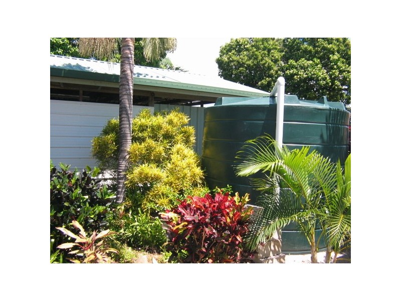 6 Baxter Avenue, Brisk Bay QLD 4805