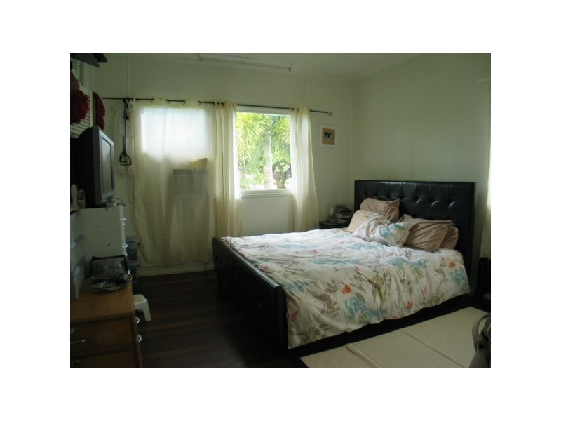 13 Tracey Street, Bowen QLD 4805