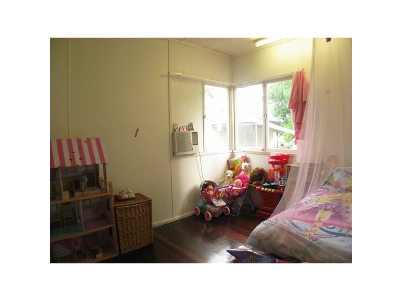 13 Tracey Street, Bowen QLD 4805