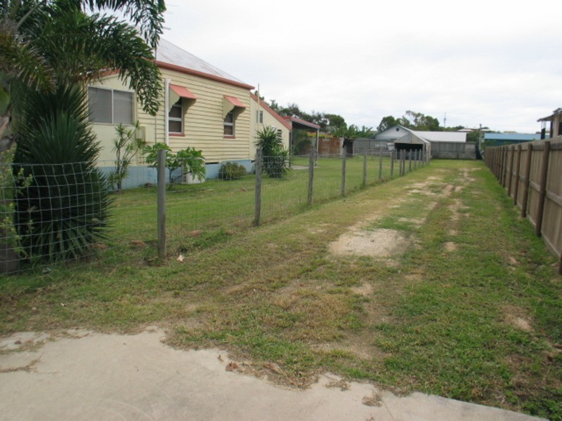 36 Poole Street, Bowen QLD 4805