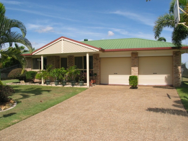 15  Dove Street, Bowen QLD 4805