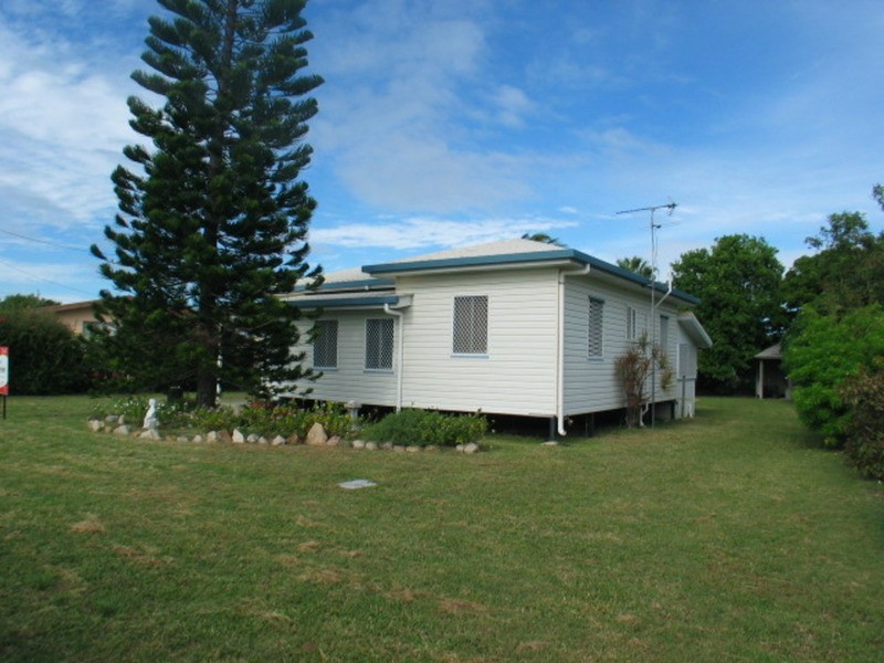 121 Esplanade, Bowen QLD 4805