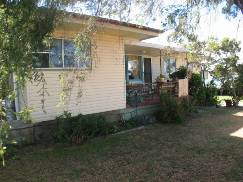 28 Livingstone Street, Bowen QLD 4805