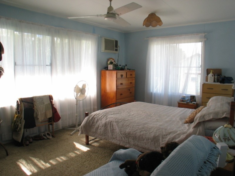 28 Livingstone Street, Bowen QLD 4805