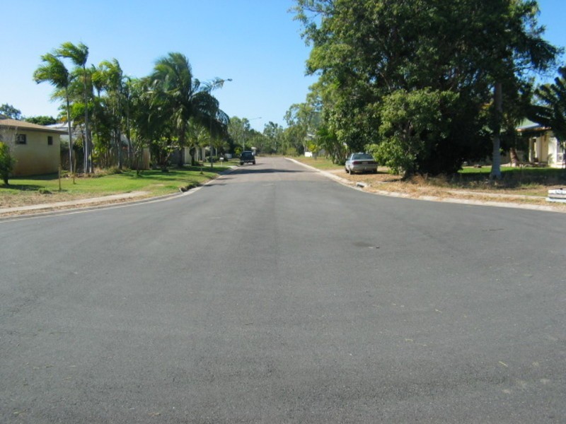 17 Oak Crescent, Bowen QLD 4805