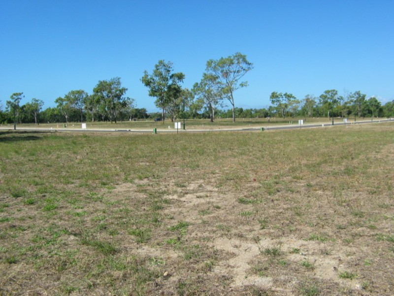 17 Oak Crescent, Bowen QLD 4805
