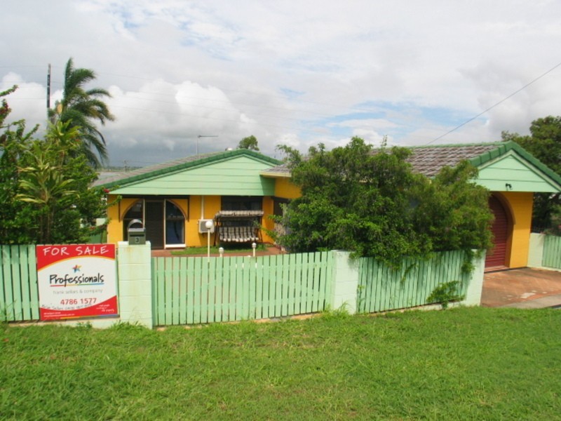 3 Bull Crescent, Bowen QLD 4805