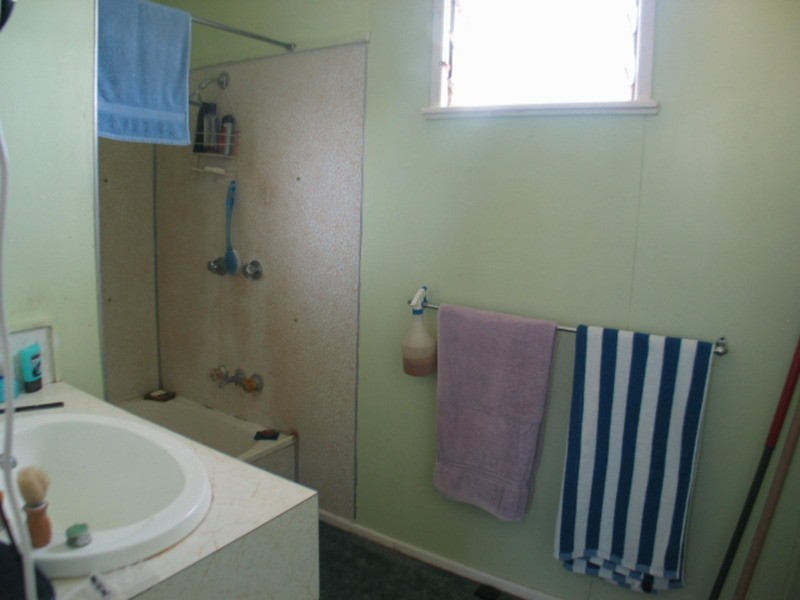 16 Wentworth Street, Bowen QLD 4805