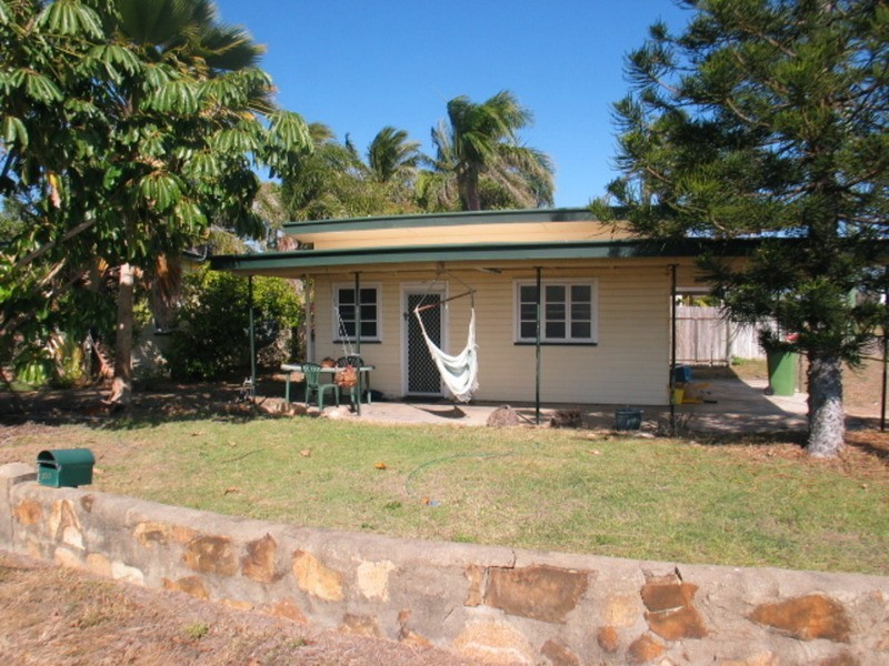 127 The Esplanade, Bowen QLD 4805