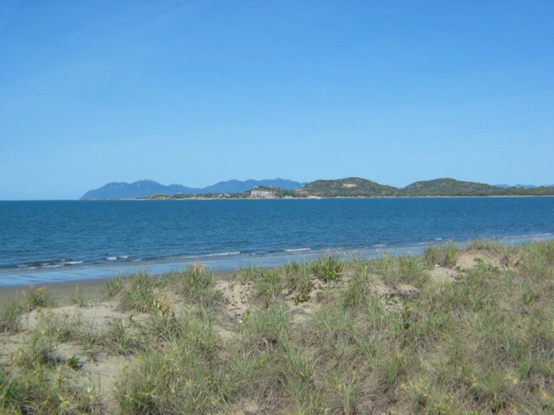 127 The Esplanade, Bowen QLD 4805