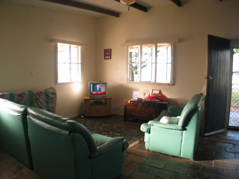 127 The Esplanade, Bowen QLD 4805