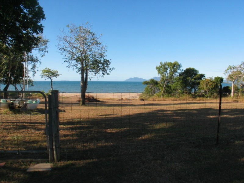 45 Edwards Esplanade, Bowen QLD 4805