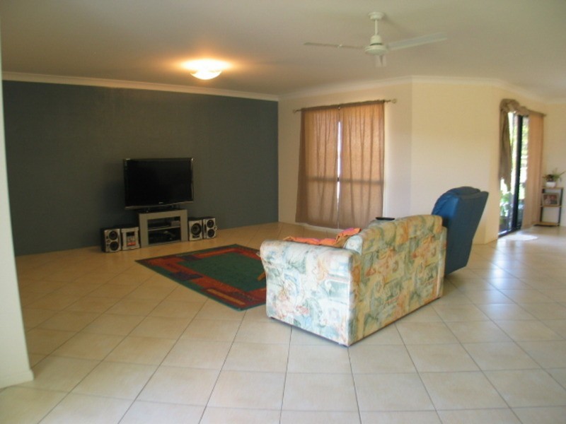 10 Lemon Grove, Bowen QLD 4805