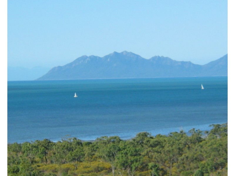 18 Harbour View Terrace, Bowen QLD 4805
