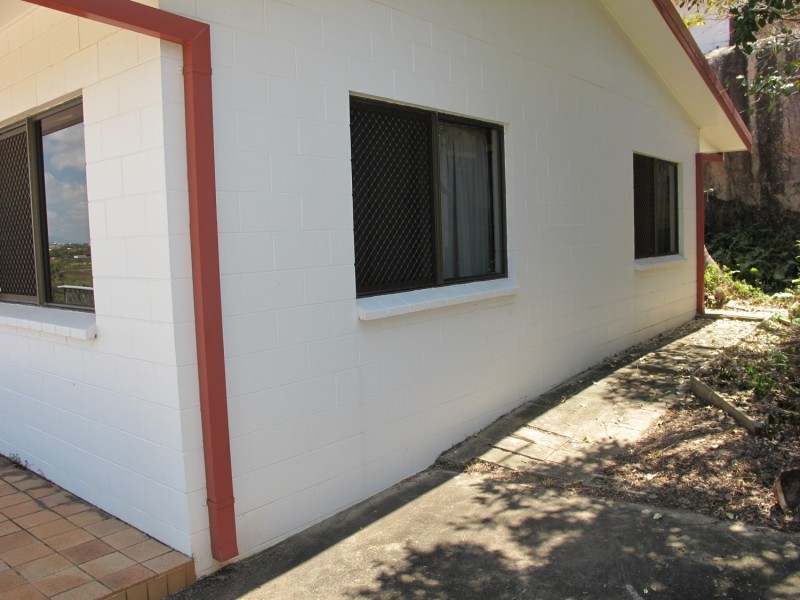 2/10 Poinciana Drive, Bowen QLD 4805