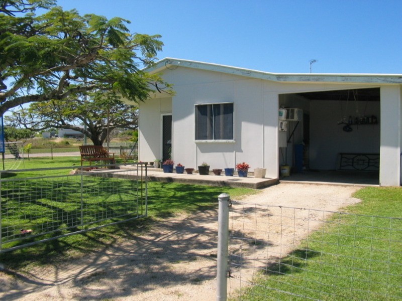 27 Hay Street, Bowen QLD 4805
