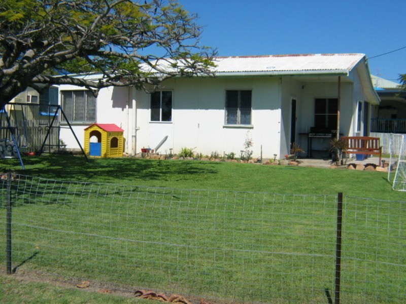 27 Hay Street, Bowen QLD 4805