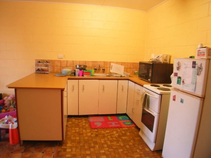 27 Hay Street, Bowen QLD 4805