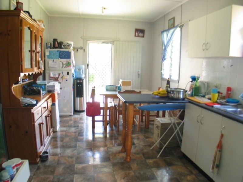 27 Hay Street, Bowen QLD 4805
