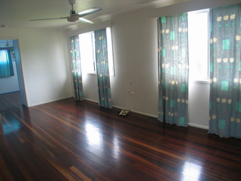 10 Daniel Street, Bowen QLD 4805