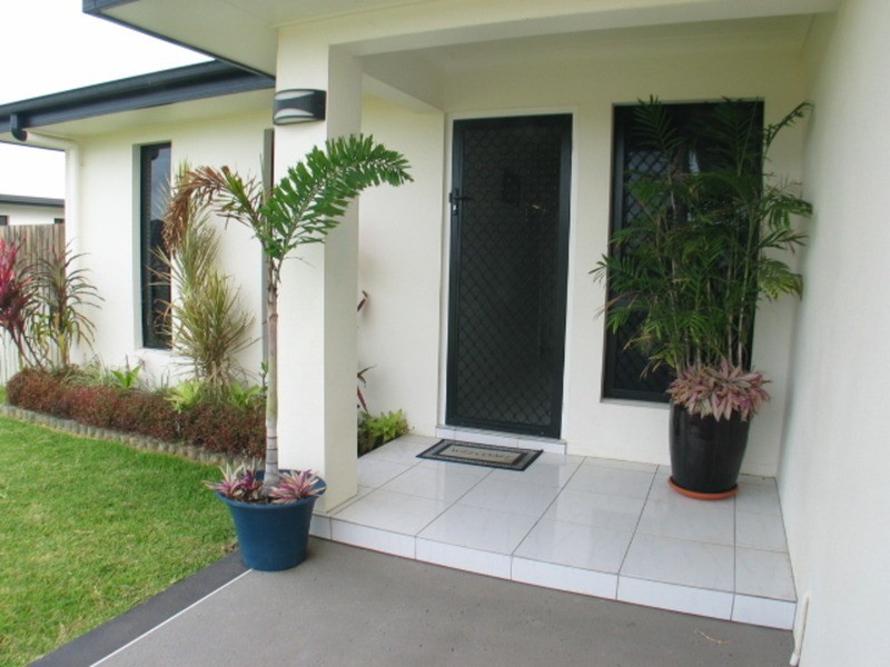 8  Lemon Grove, Bowen QLD 4805