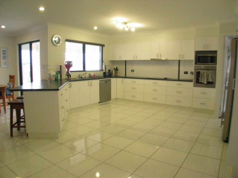 8  Lemon Grove, Bowen QLD 4805