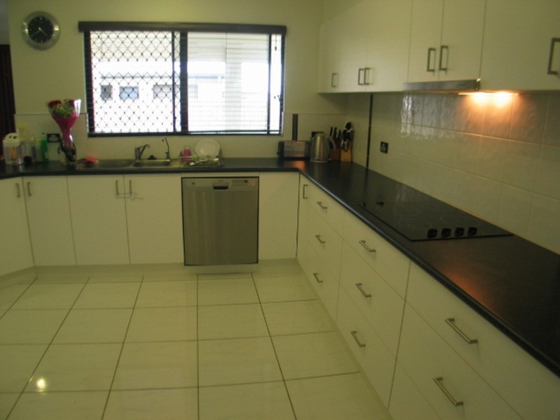 8  Lemon Grove, Bowen QLD 4805