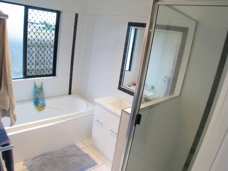 8  Lemon Grove, Bowen QLD 4805