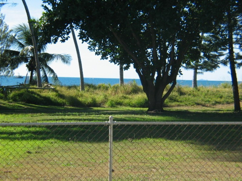 30 Horseshoe Bay Road, Bowen QLD 4805