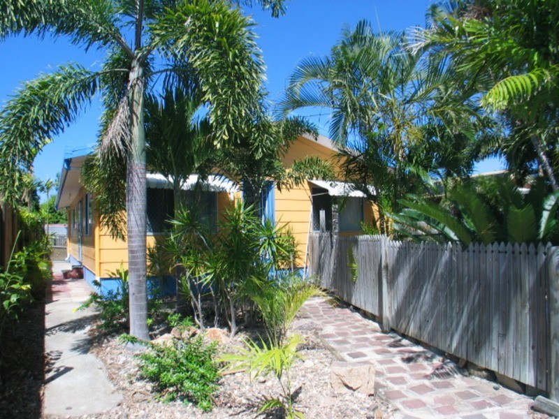 18 Gloucester Street, Bowen QLD 4805