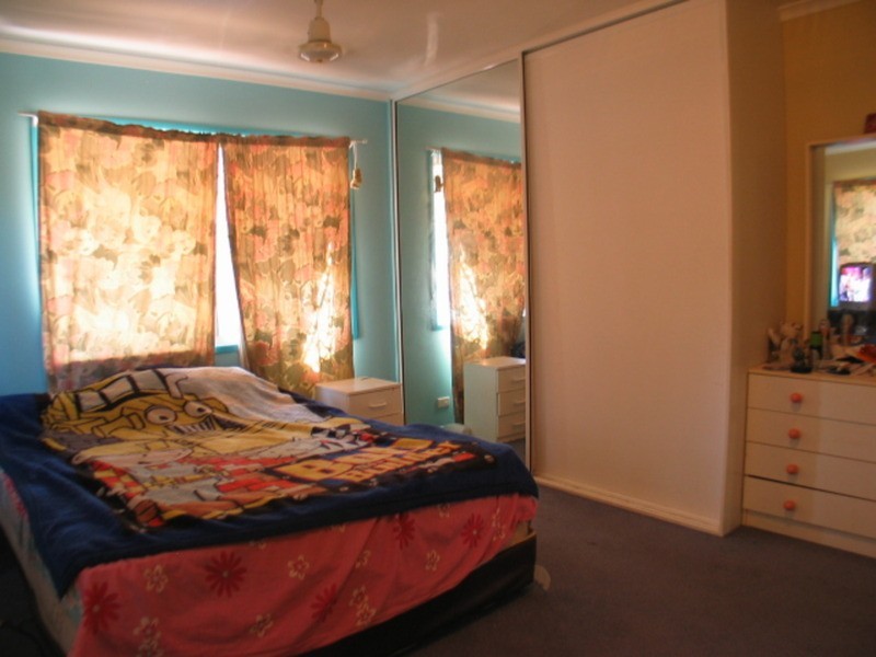 18 Gloucester Street, Bowen QLD 4805