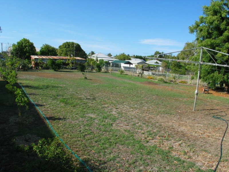 22 Poole Street, Bowen QLD 4805