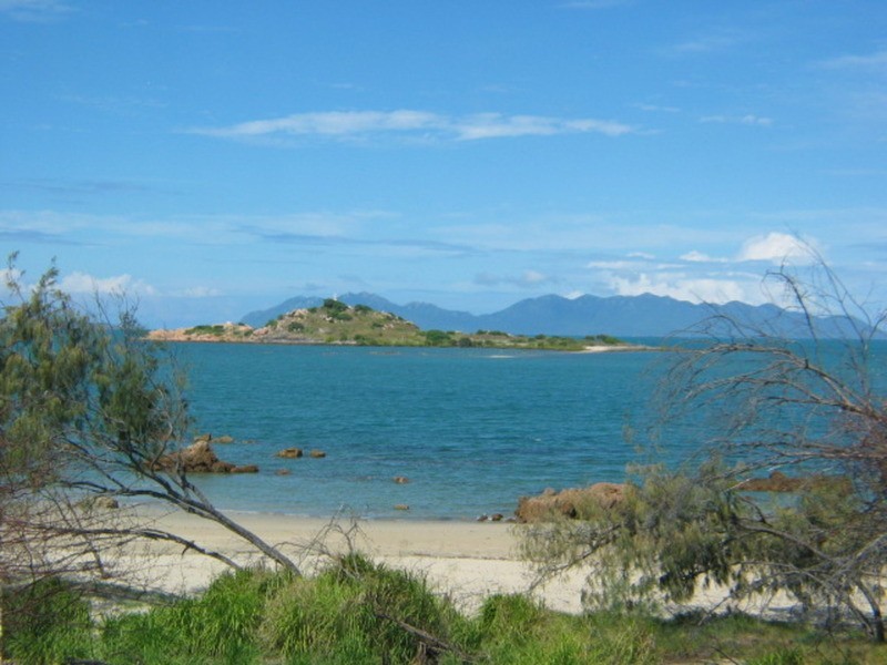 9 Elphinstone Street, Bowen QLD 4805