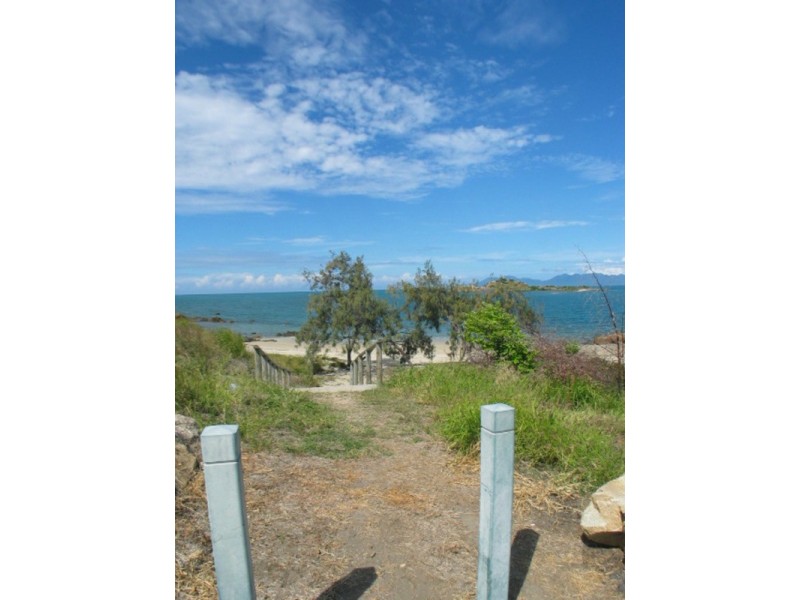 9 Elphinstone Street, Bowen QLD 4805