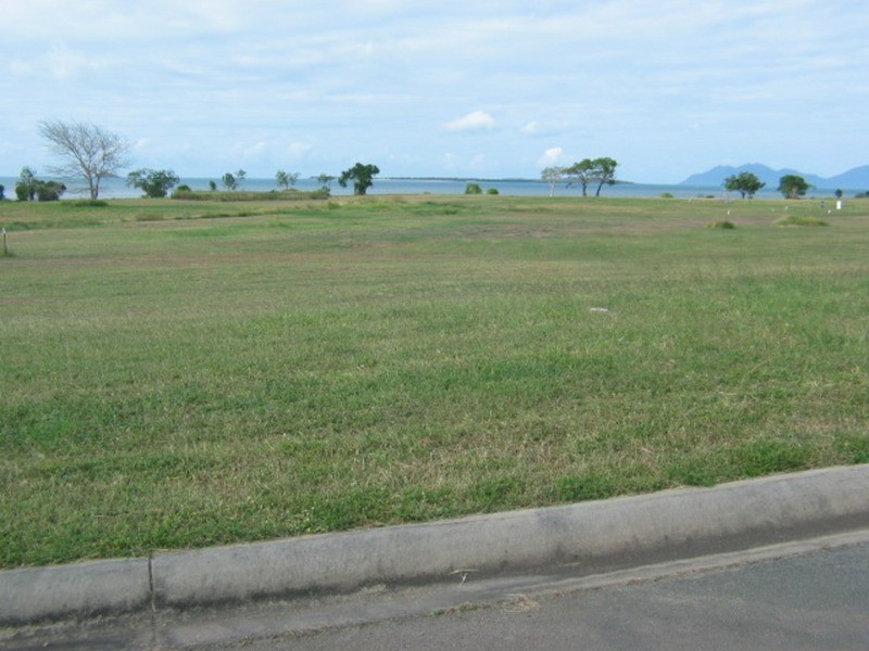 20 Marine Parade, Bowen QLD 4805